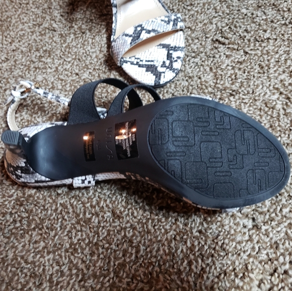 Snake Print Heels - Picture 7 of 9